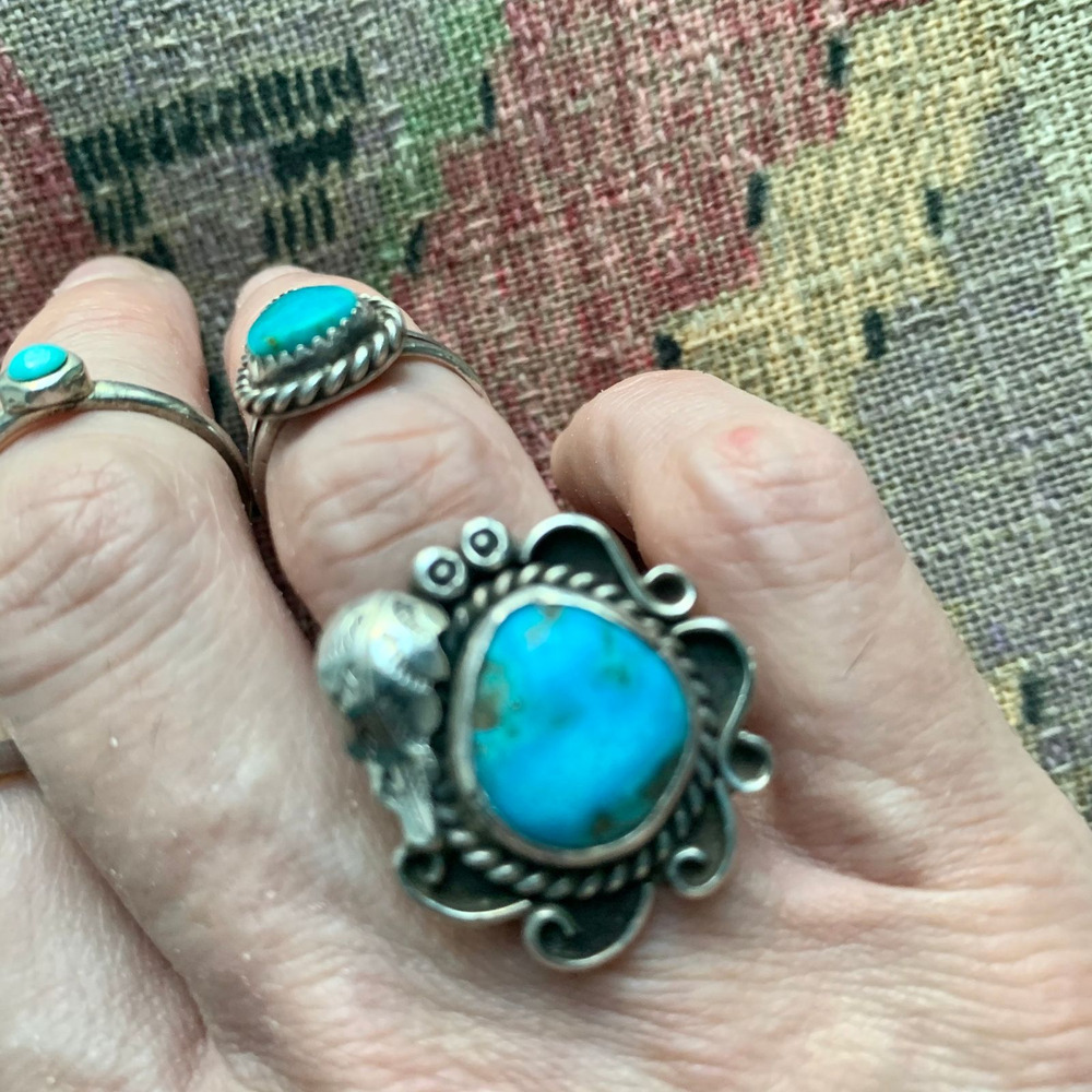 VTG LARGE SIGNED ANGELA LEE NATIVE STERLING SILVER KINGMAN TURQUOISE RING